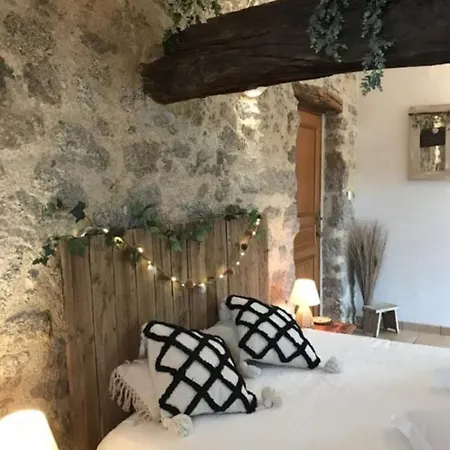 Отель Domaine De La Menie