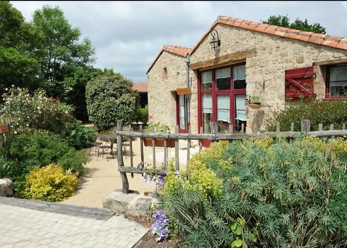 Domaine De La Menie Hotel *